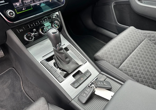 Skoda Superb cena 129000 przebieg: 19000, rok produkcji 2023 z Krzywiń małe 781